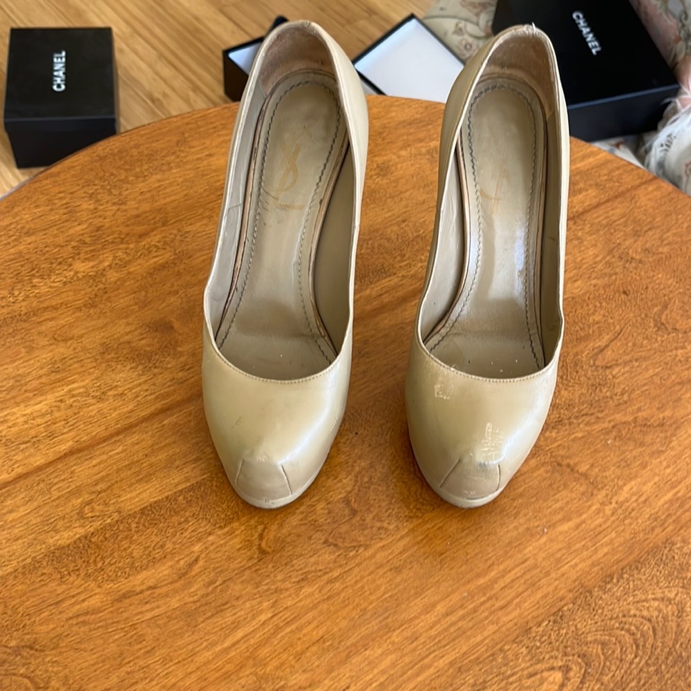 YSL CREAM PUMPS SIZE 5.5